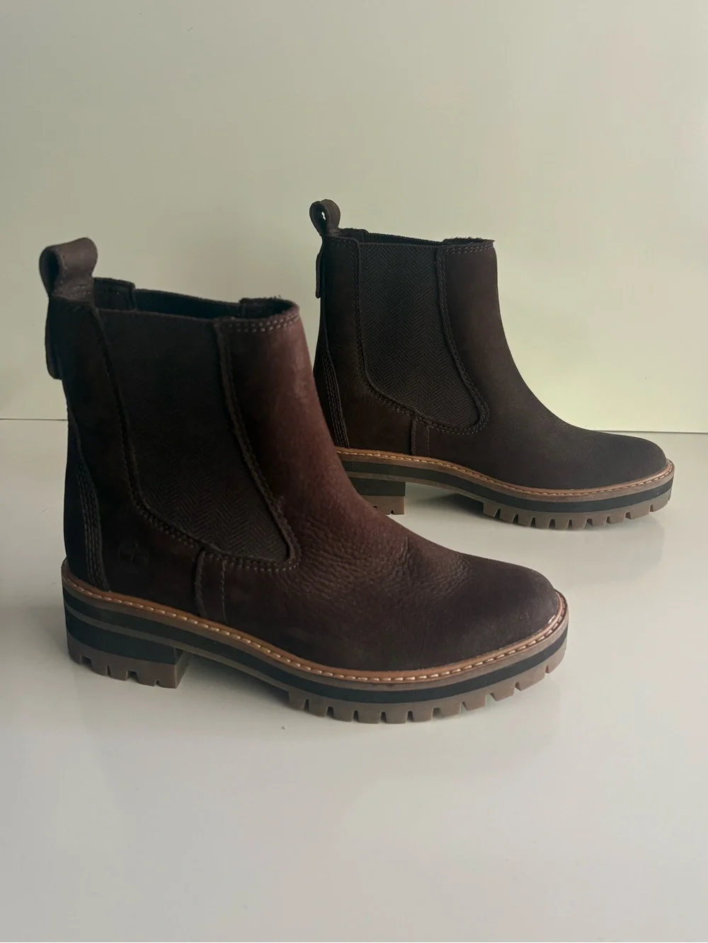 Timberland Women's Courmayeur Valley Chelsea Boot Dark Size 6